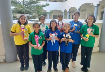 Napkin bouquet making